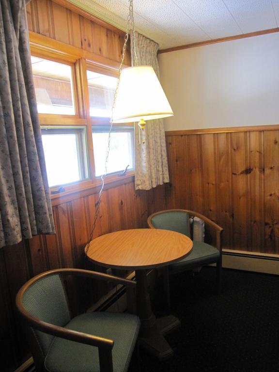 Wakita Court Motel Queensbury Zimmer foto